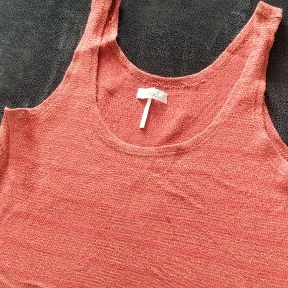 Kirra Hi-Low Copper Red and Gold Top - Picture 2 of 5